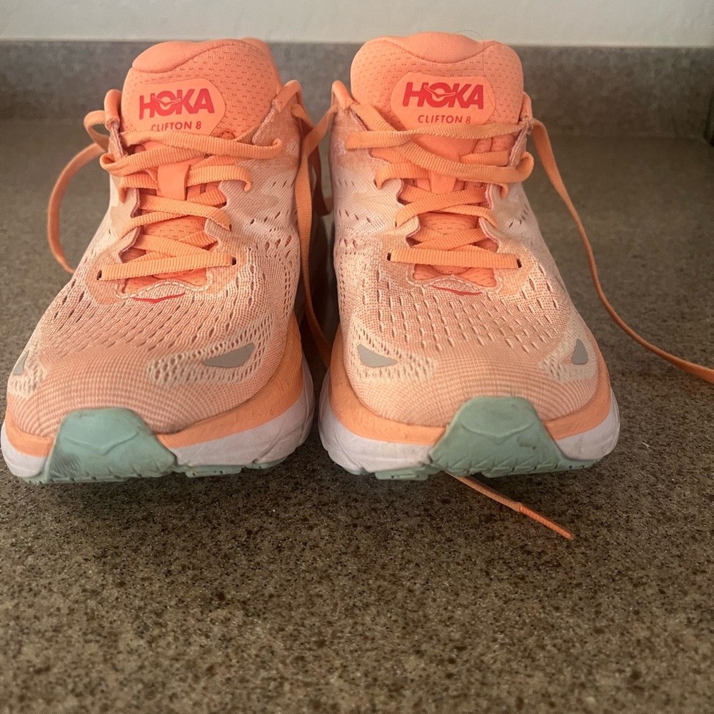 Hoka Clifton 8